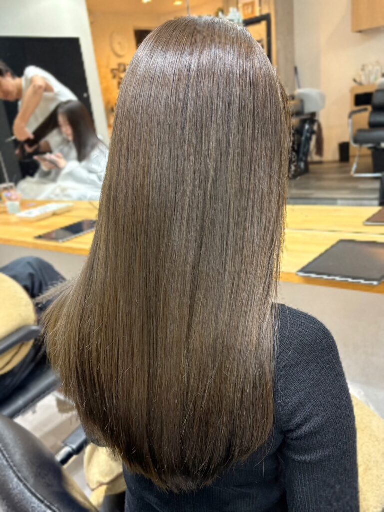 オリーブベージュ!透明感カラー!