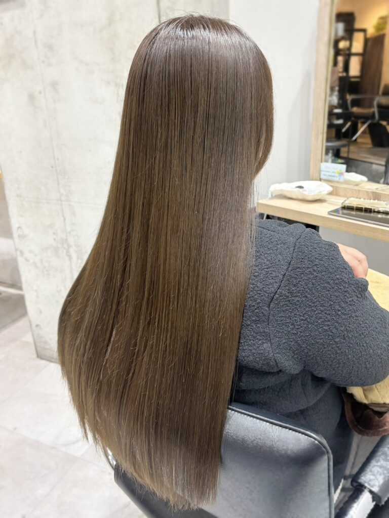 透明感オリーブグレージュ！スーパーロングヘア！