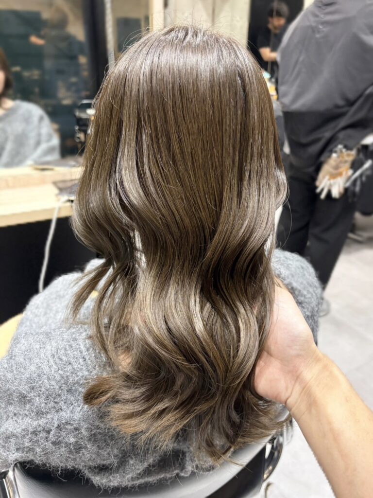 オリーブベージュ!透明感カラー