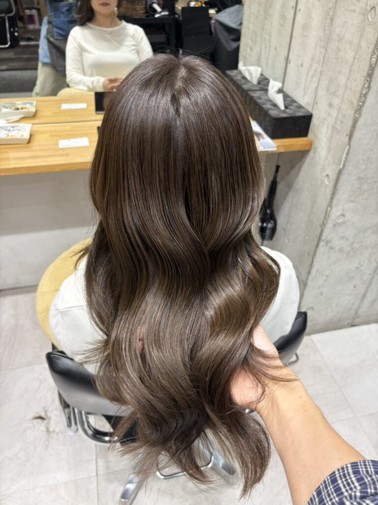 透明感あるベージュカラー!