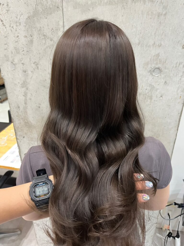透明感アッシュグレージュ