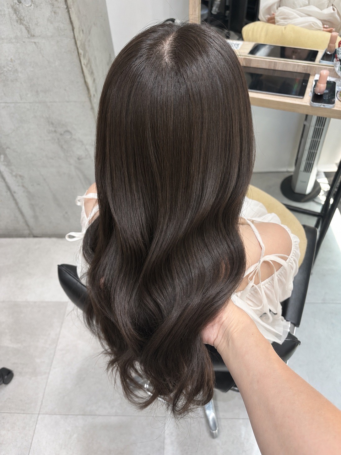 艶ブラウンでつくる、柔らかく上品なヘアカラー！