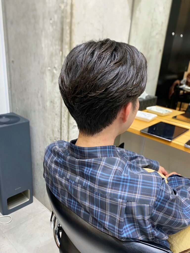 パーマ毛流れヘア