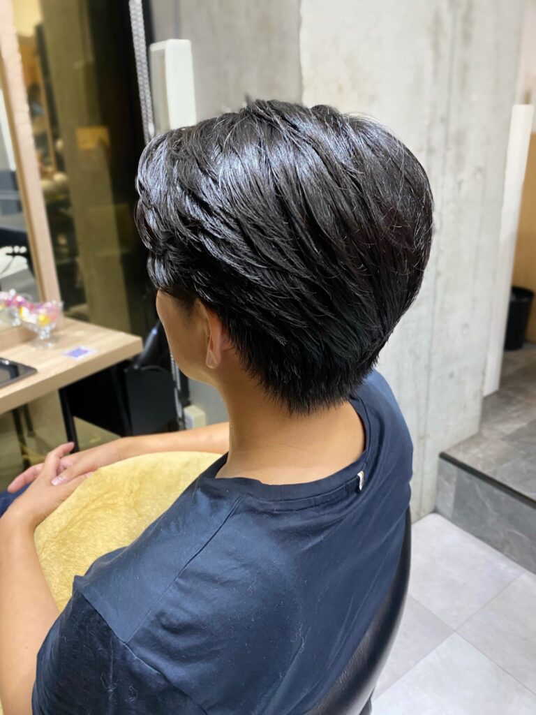 変わらずビジネスマンに人気な毛流れヘア