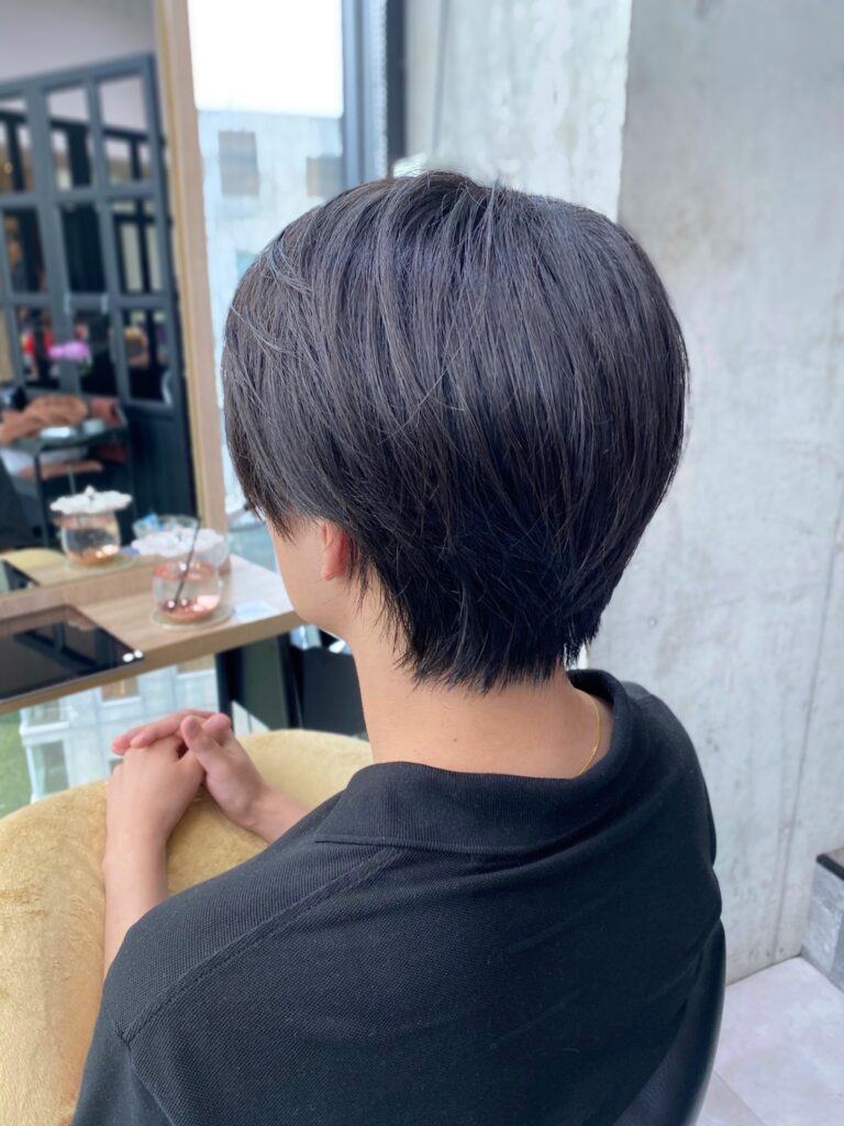 骨格、髪質に合わせてカット