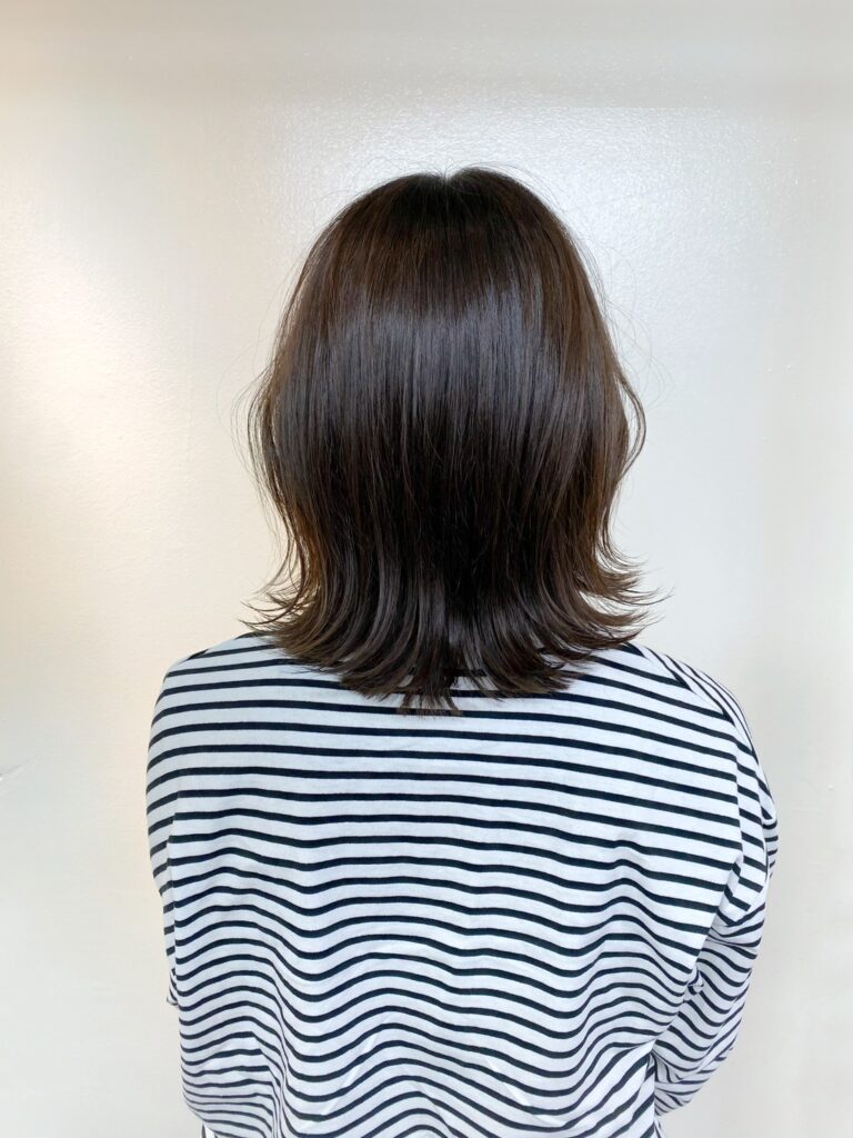 くびれるようにスタイリング