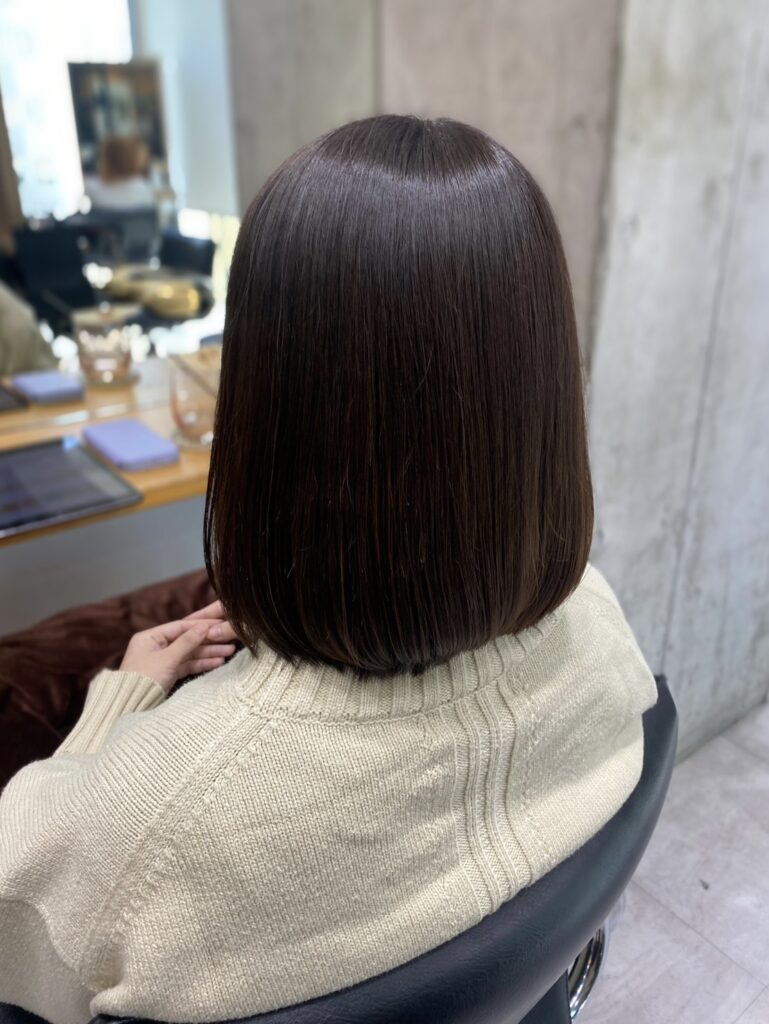 肩につく長めのボブです