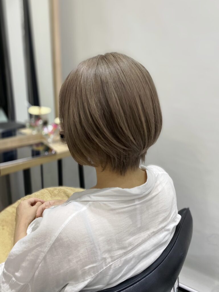 ショートボブ