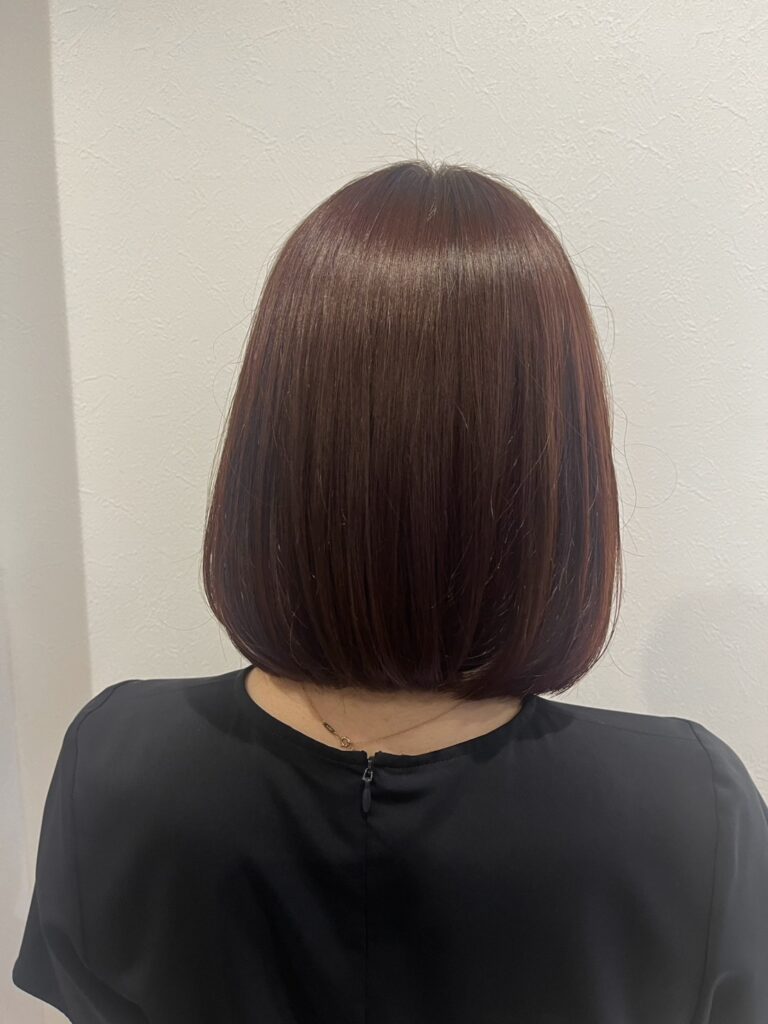 深みボルドーで大人のツヤ感!