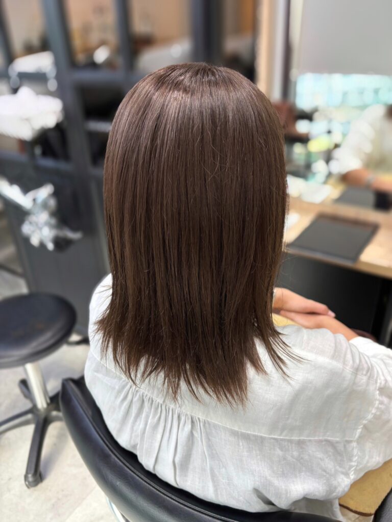 くすみベージュ