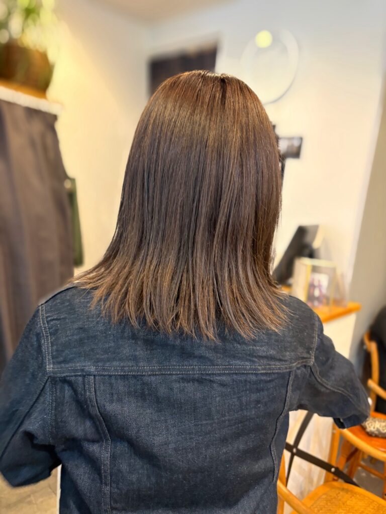 くすみベージュ