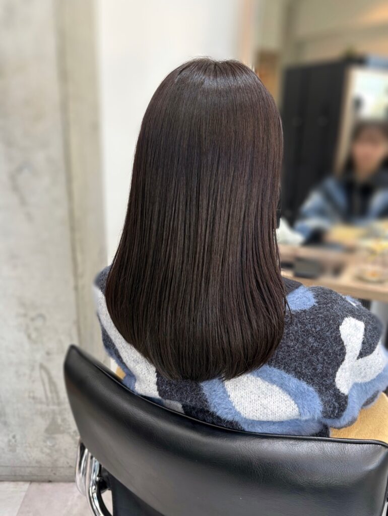 ダークブラウン