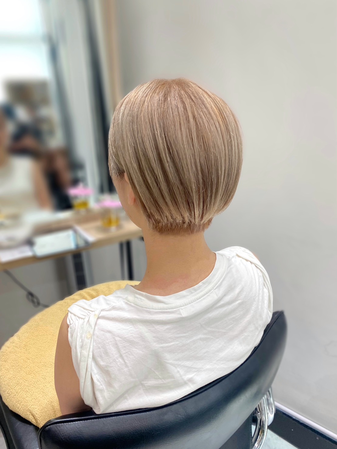 ハイトーンベージュ