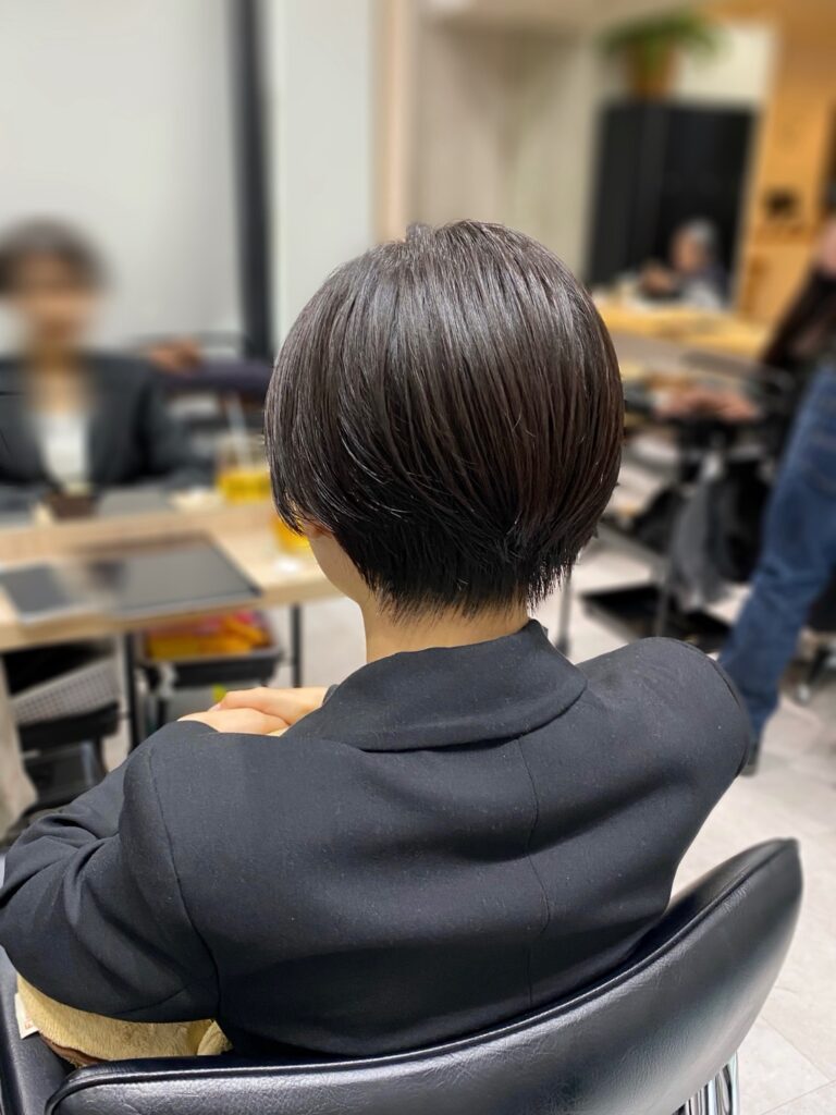 ショートボブ