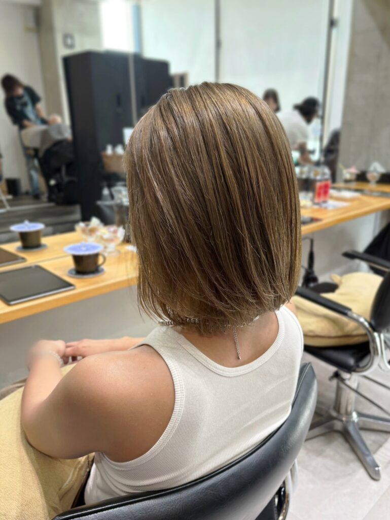 ハイトーンベージュ