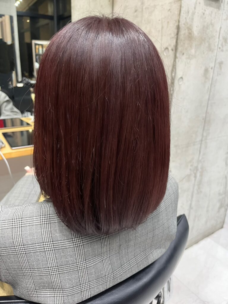 ほんのり赤みのあるブラウンカラー