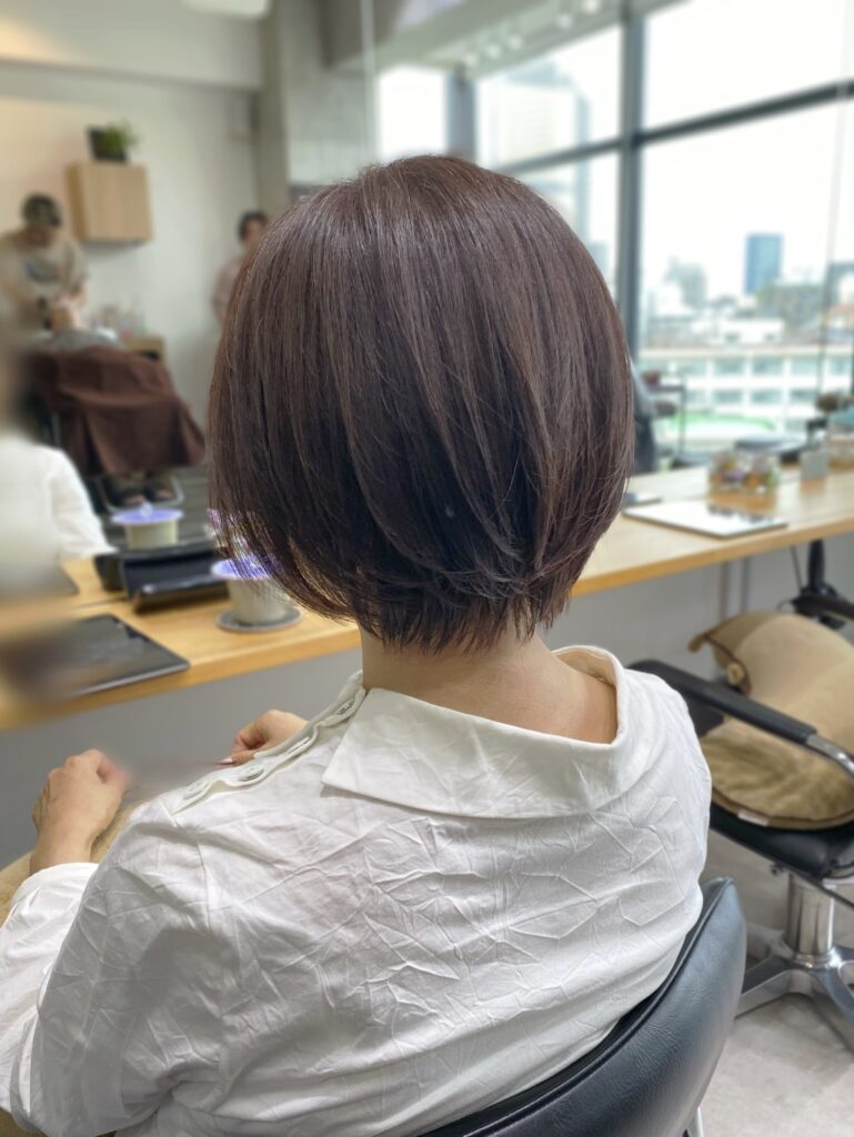 ショートボブ