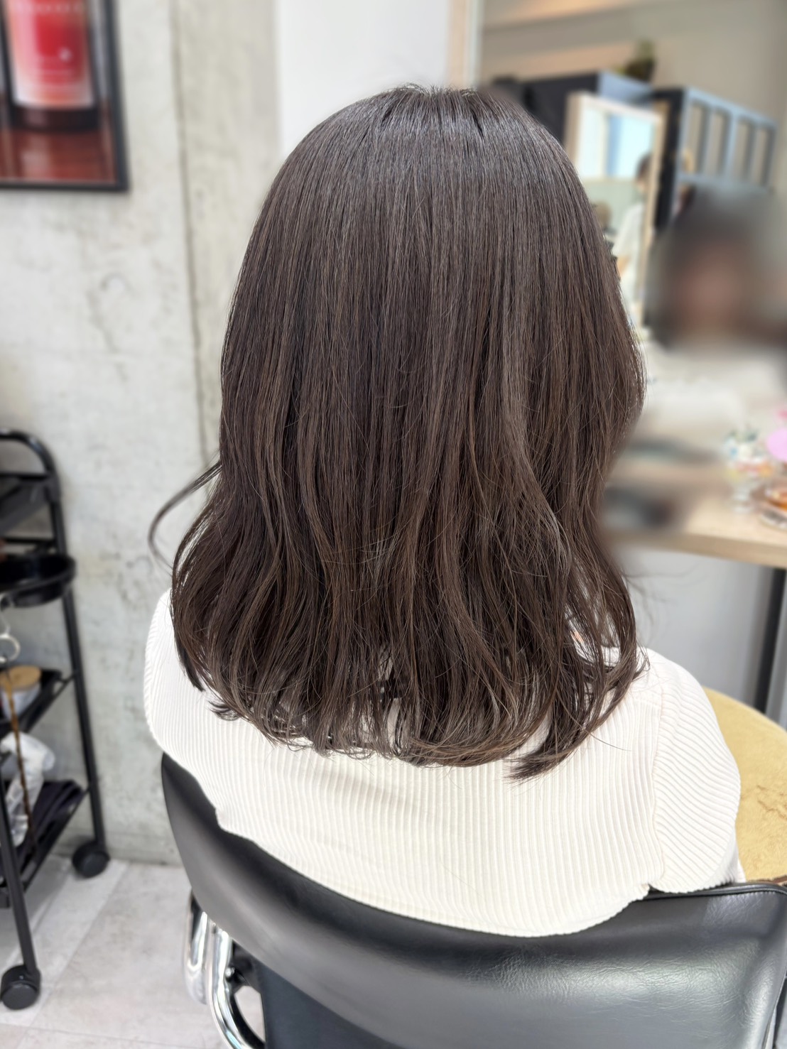 くすみブラウン