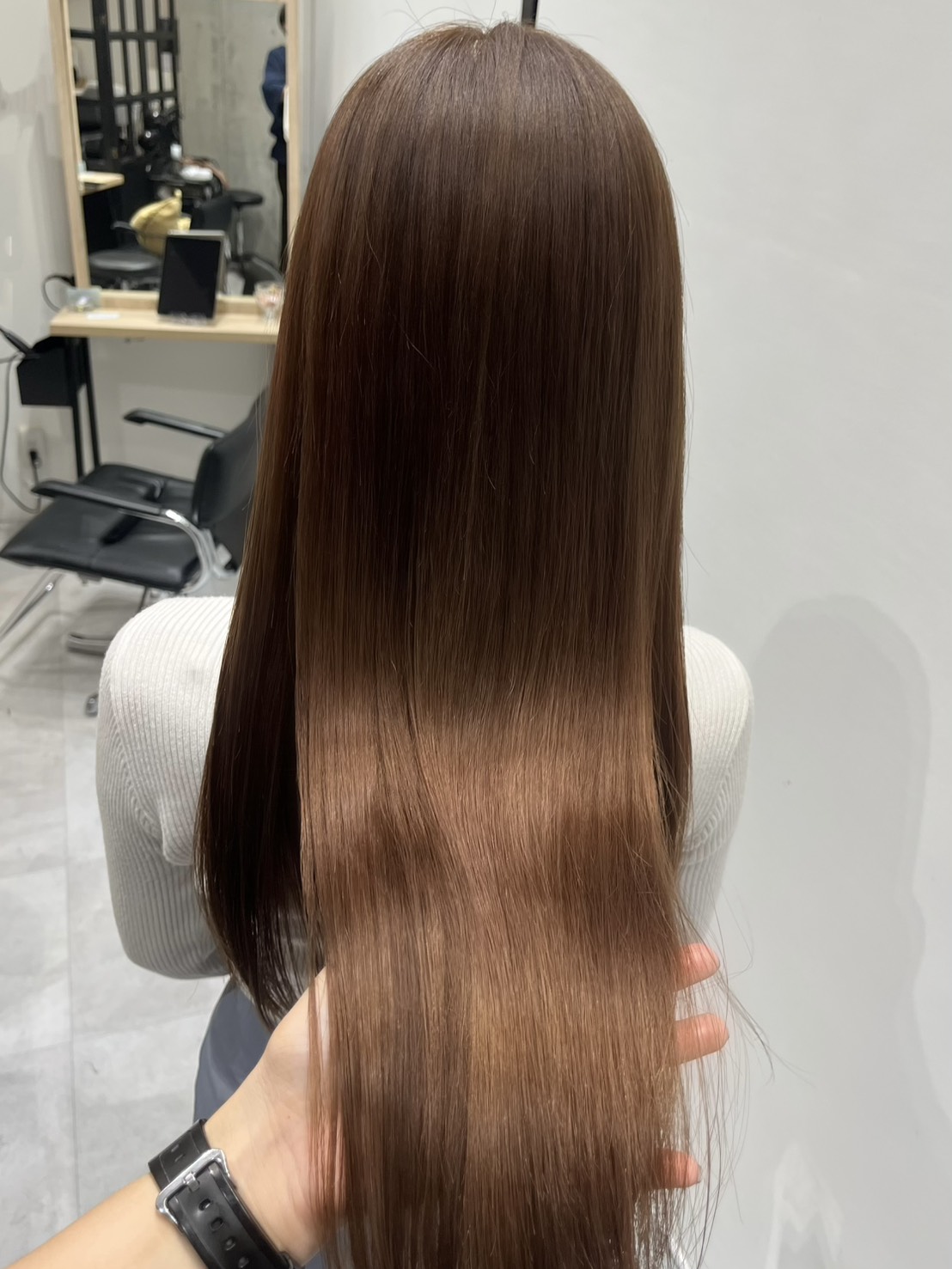 ツヤ感たっぷりのマロンベージュ