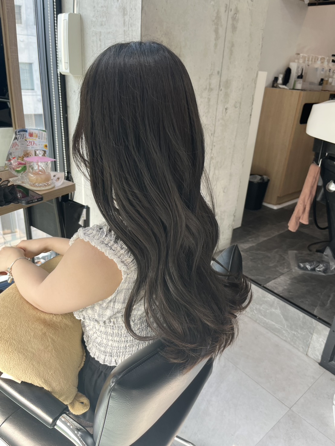 大人っぽいほんのりオリーブのグレージュ