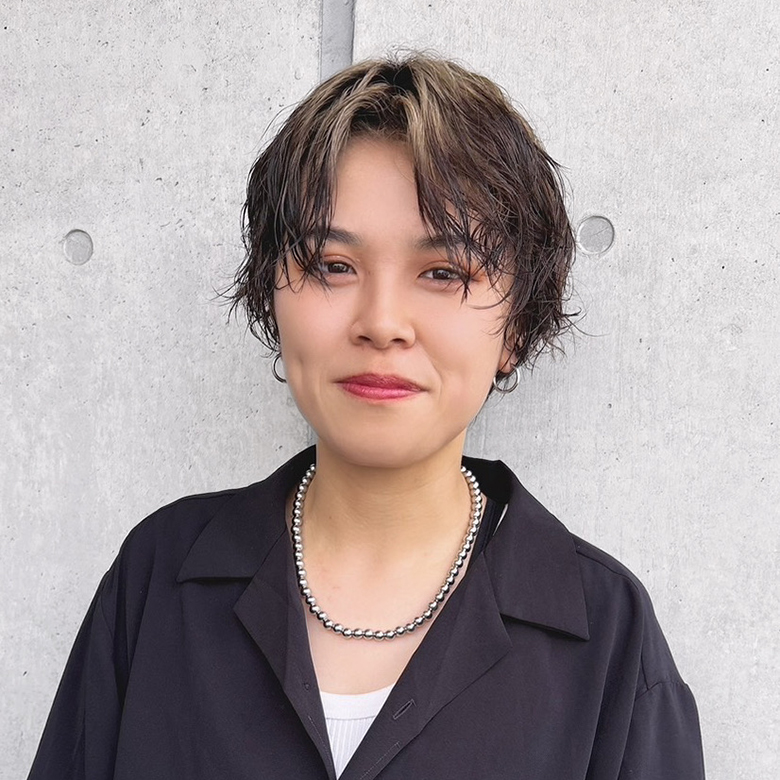 Ai Inoue  井上あい